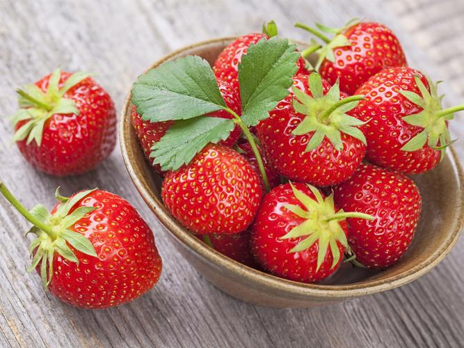 fresh strawberry, bowl, delicious fruit 1080x1920